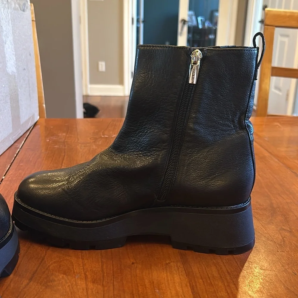 Vince Camuto Women's Neframes Zipper black Block Heel Ankle Boots Size 8.5 NWOT
